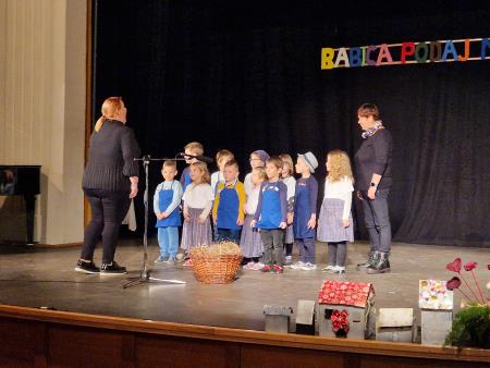 Babica podaj mi roko (4)